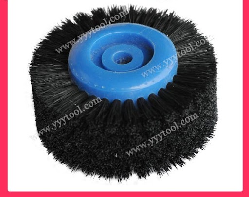 BLACK WHEEL PLASTIC HUB – (201-031)